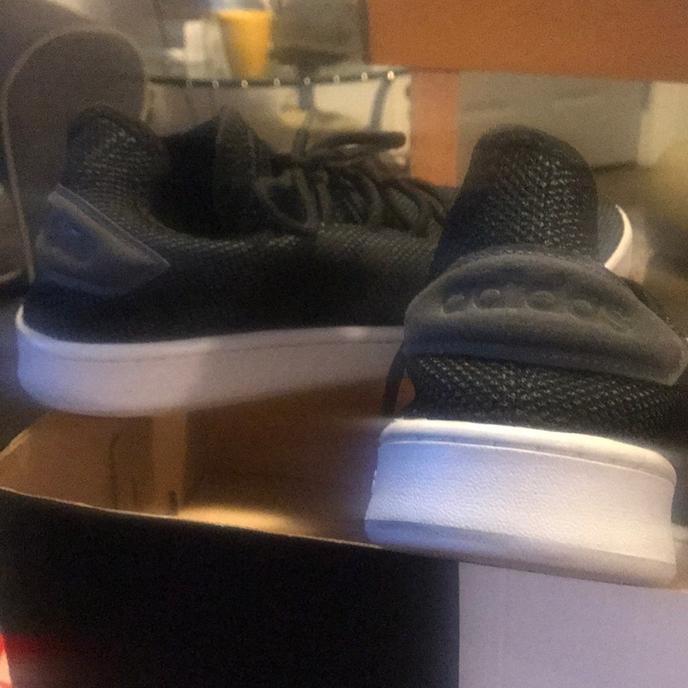 SAVE$$Adidas  Men’s Sneakers Black